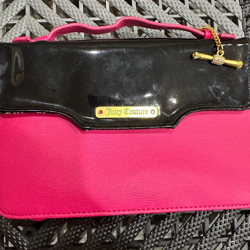 Juicy Couture Hot Pink and Black Patent Foldover Clutch Bag Gold Logo Toggle - Picture 2 of 4